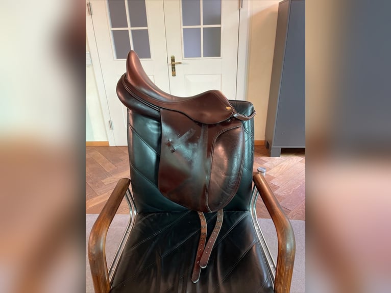 Cobra Dressursattel Braun 17 Zoll