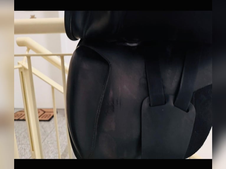 Cobra Dressursattel gebraucht 17,5