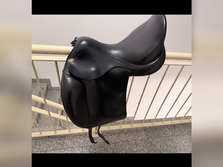 Cobra Dressursattel gebraucht 17,5