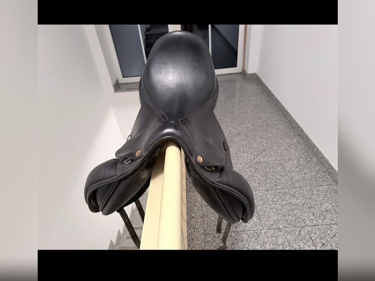 Cobra Dressursattel gebraucht 17,5