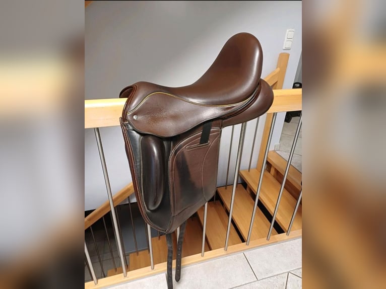 custom Saddlery Dressur Dressage Sattel Wolfgang Omni Monoflap gepflegt sauber hochwertig