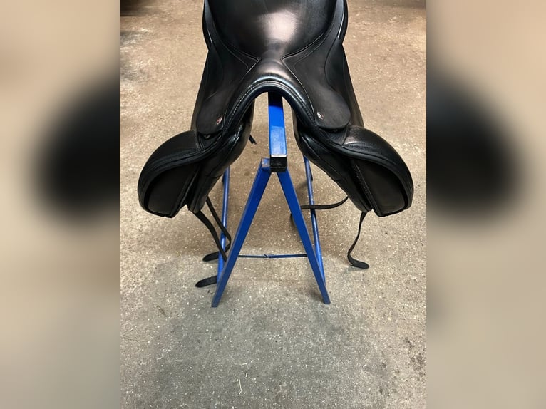 Dressursattel 17,5" Monoblatt – Zadelatelier Schutte – anpassbar – Top Zustand