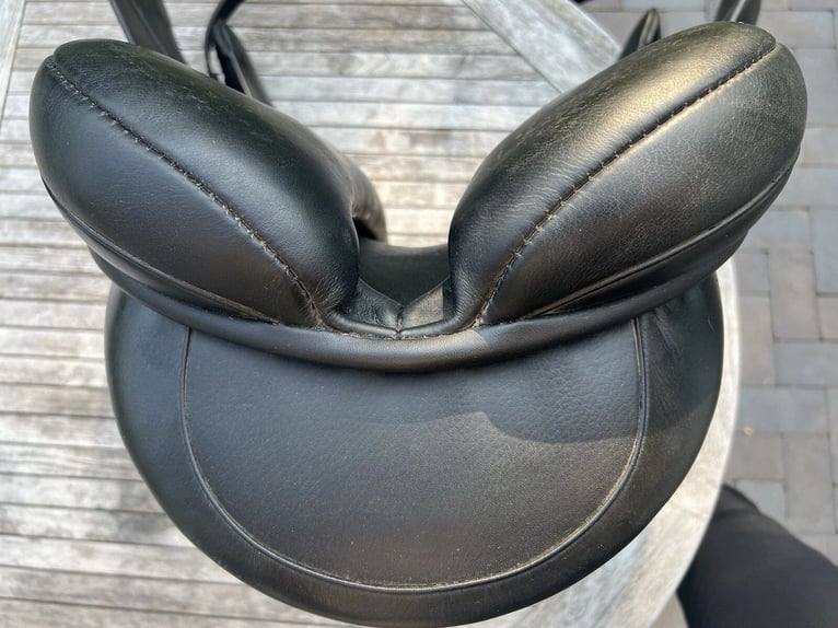 Dressursattel 17,5" Monoblatt – Zadelatelier Schutte – anpassbar – Top Zustand