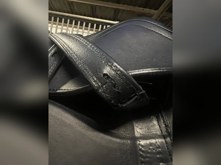 Dressursattel 17,5" Monoblatt – Zadelatelier Schutte – anpassbar – Top Zustand