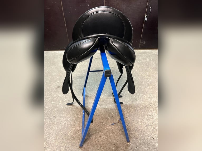Dressursattel 17,5" Monoblatt – Zadelatelier Schutte – anpassbar – Top Zustand