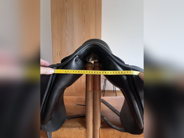 Dressursattel Amerigo Cervia II Schwarz 17,5 / 4 (wie neu!)
