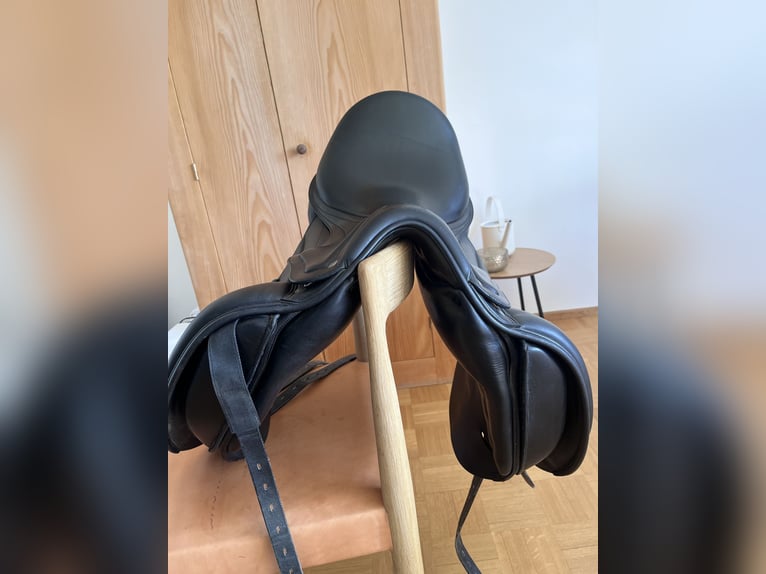 Dressursattel Amerigo Cervia II Schwarz 17,5 / 4 (wie neu!)