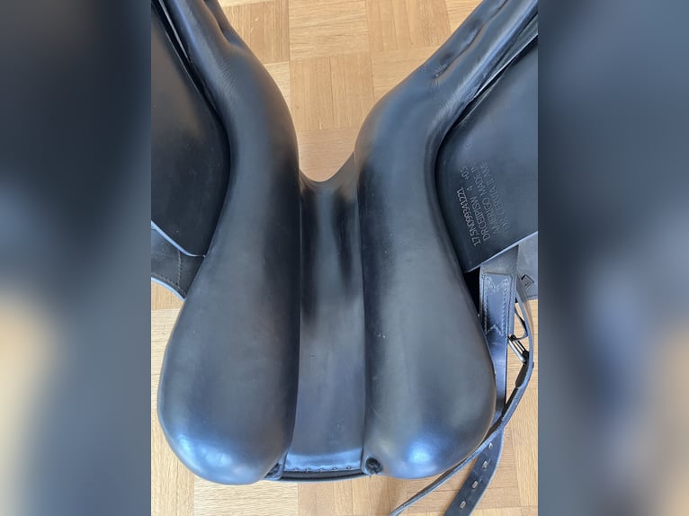 Dressursattel Amerigo Cervia II Schwarz 17,5 / 4 (wie neu!)