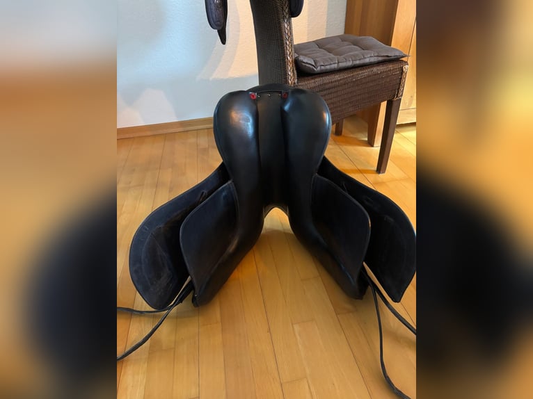 Dressursattel Bagual Cueca 17,5 Zoll