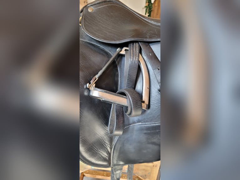 Dressursattel Bates Isabell Werth 17"