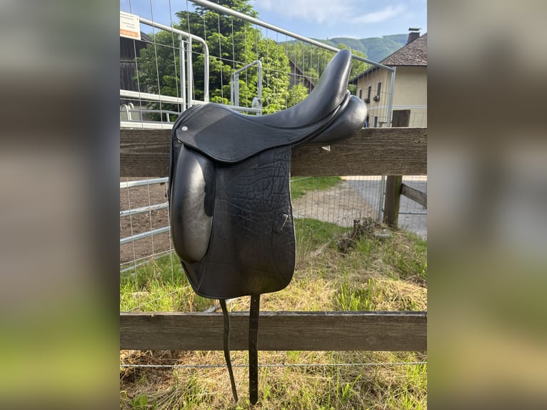 Dressursattel Custom (Icon Coda), 18 Zoll zu verkaufen