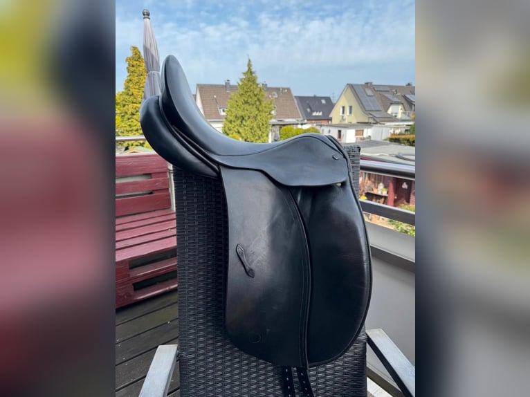 Dressursattel der Marke Nicalex