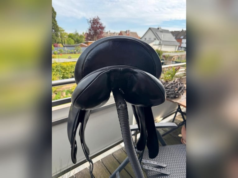 Dressursattel der Marke Nicalex
