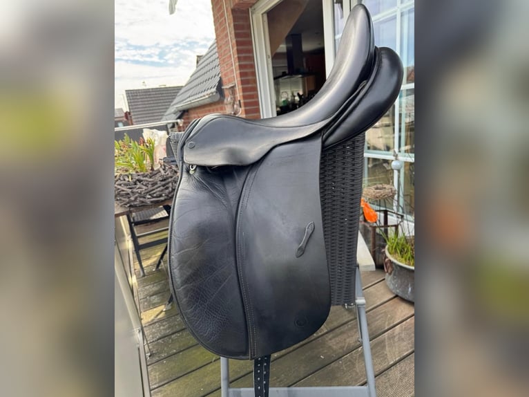 Dressursattel der Marke Nicalex