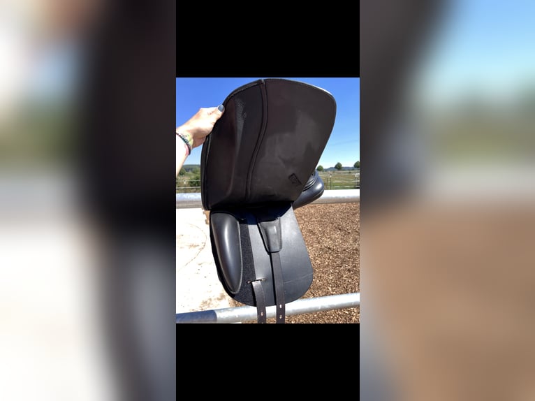 Dressursattel Deuber Leonhard Classic Dressage – 17 Zoll – kaum genutzt – Topzustand