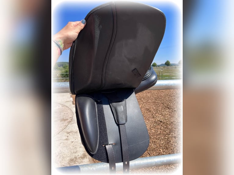 Dressursattel Deuber Leonhard Classic Dressage – 17 Zoll – kaum genutzt – Topzustand