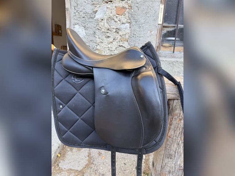 Dressursattel „DT. Saddlery Germany“ schwarz