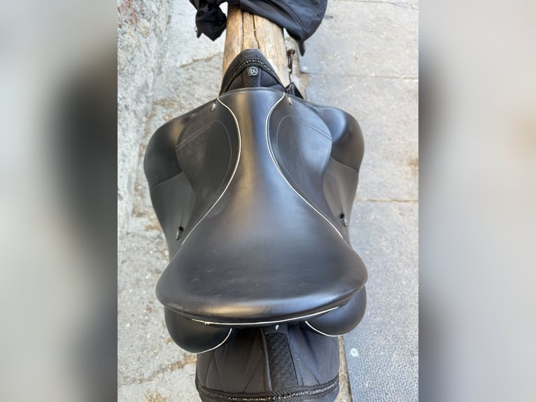 Dressursattel „DT. Saddlery Germany“ schwarz