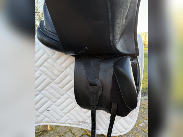 Dressursattel , Equiline Elite E7, 17“
