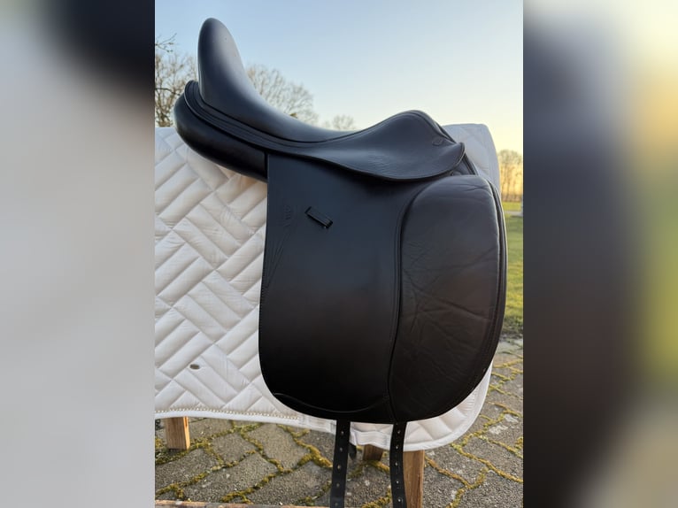Dressursattel , Equiline Elite E7, 17“