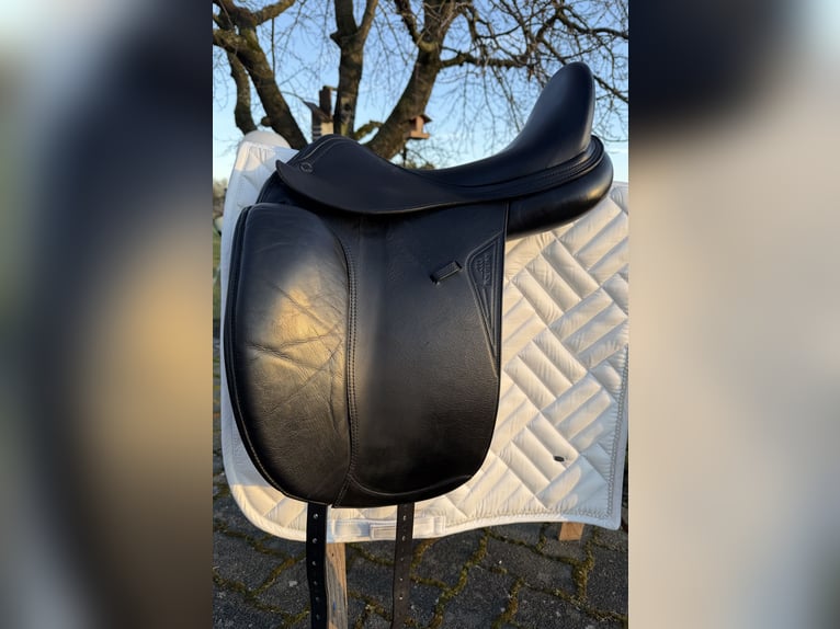 Dressursattel , Equiline Elite E7, 17“