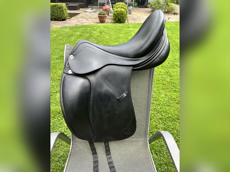 Dressursattel Erre Plus 18 Zoll ( Sattlerei Anke Just)