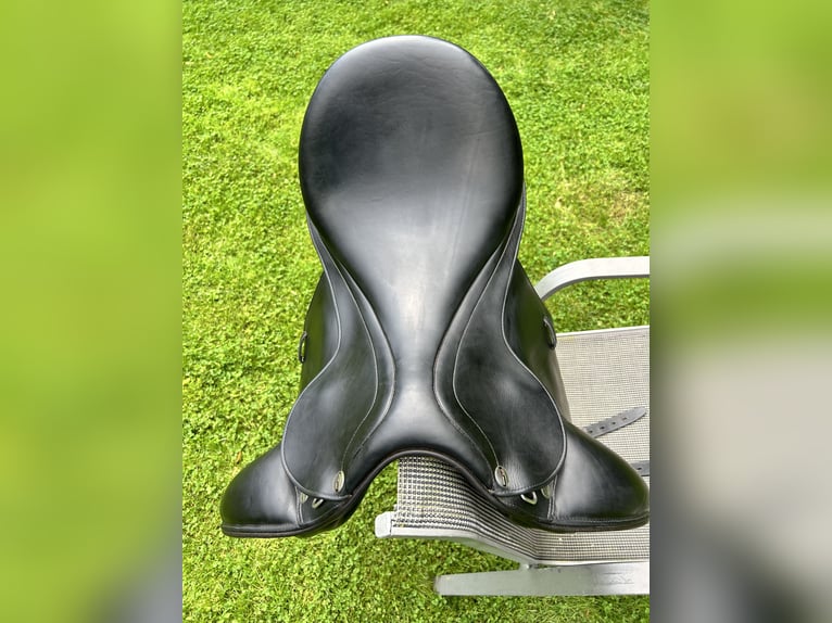 Dressursattel Erre Plus 18 Zoll ( Sattlerei Anke Just)
