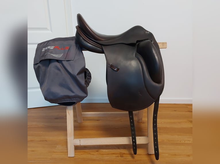 Dressursattel Erreplus Vittoria 17 Zoll Monoblatt braun