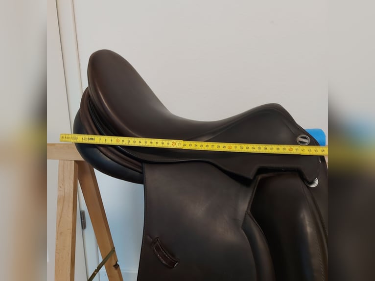 Dressursattel Erreplus Vittoria 17 Zoll Monoblatt braun