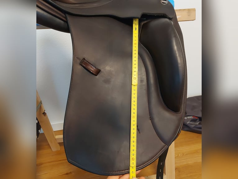 Dressursattel Erreplus Vittoria 17 Zoll Monoblatt braun