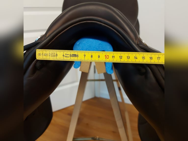 Dressursattel Erreplus Vittoria 17 Zoll Monoblatt braun