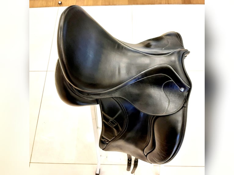 Dressursattel Horse Star Champion 17 Zoll schwarz