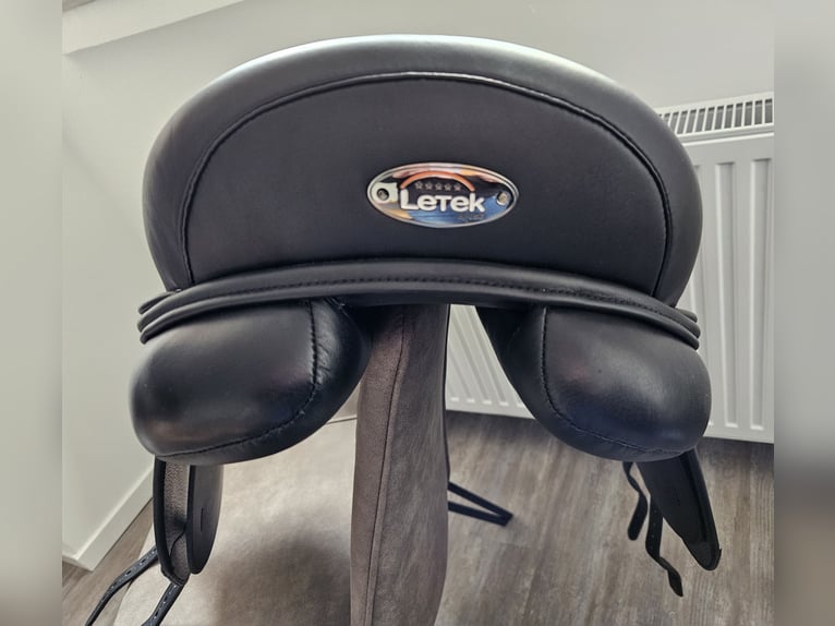 Dressursattel Letek EXCELLENT 17.5 Zoll neuwertig