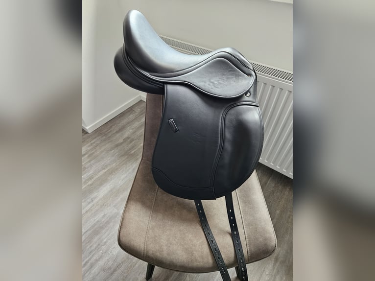 Dressursattel Letek EXCELLENT 17.5 Zoll neuwertig