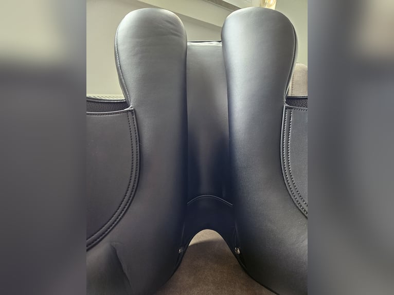 Dressursattel Letek EXCELLENT 17.5 Zoll neuwertig