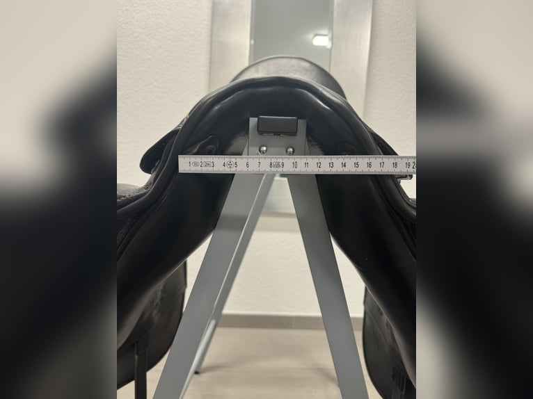 Dressursattel Marke Tibo
