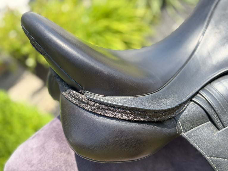 Dressursattel Patrick Saddlery 17.5 Zoll