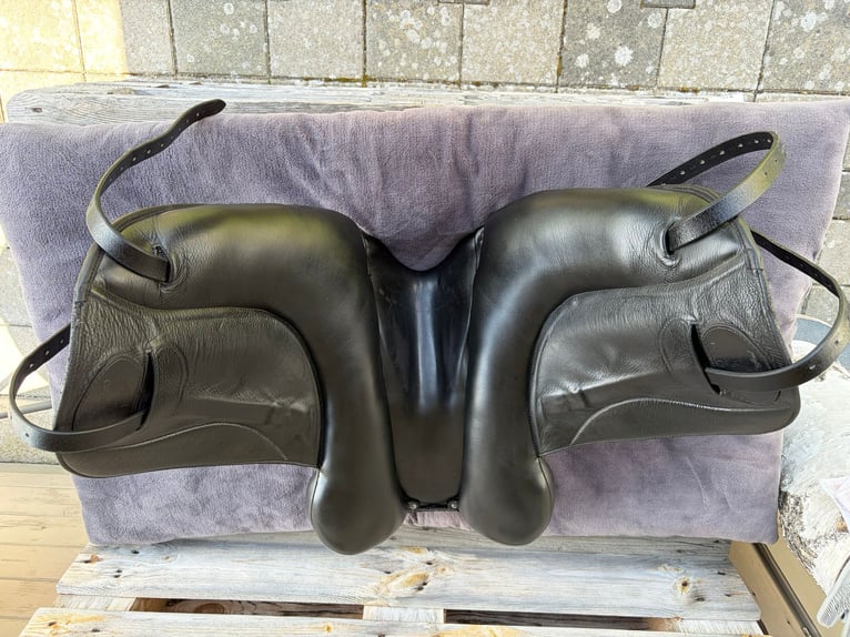 Dressursattel Patrick Saddlery 17.5 Zoll