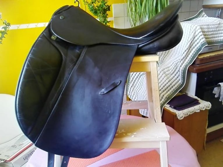 Dressursattel STÜBBEN Tristan 17,5 Zoll