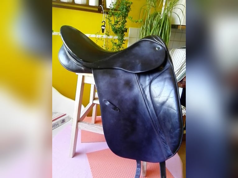 Dressursattel STÜBBEN Tristan 17,5 Zoll