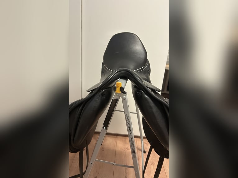 Dressursattel Velicea Kristall  neuwertig
