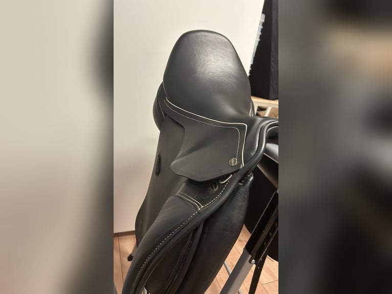 Dressursattel Velicea Kristall  neuwertig
