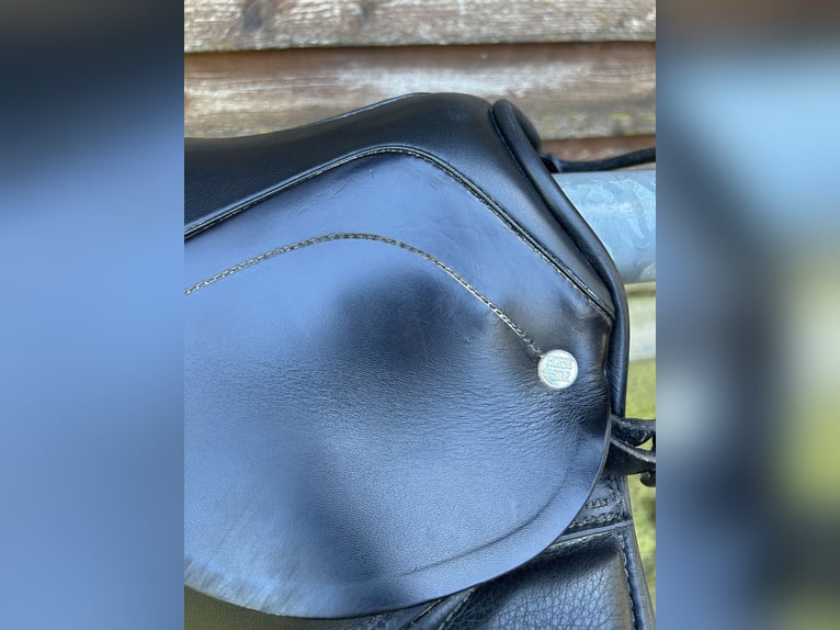 Dressursattel von Horsestar 17 Zoll 