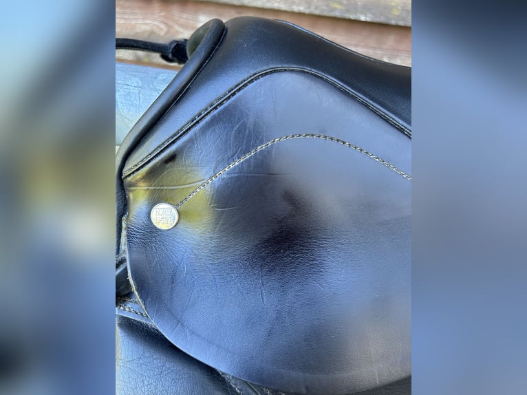 Dressursattel von Horsestar 17 Zoll 