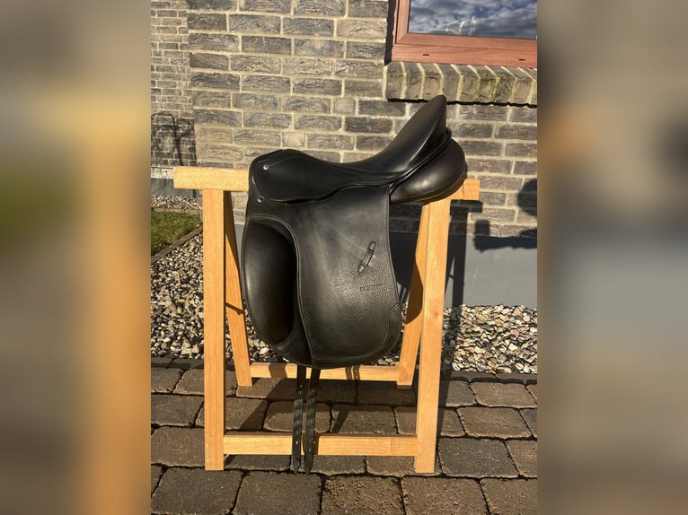 Dressursattel von Passier 17 Zoll