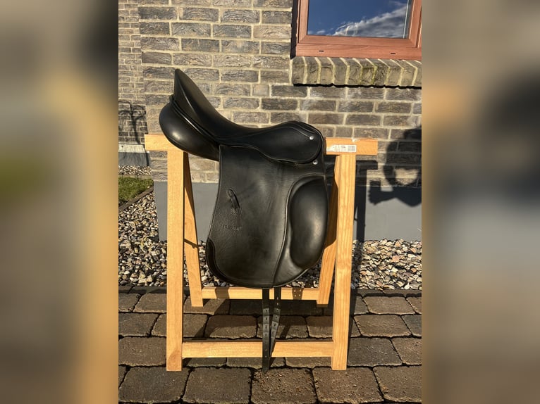 Dressursattel von Passier 17 Zoll