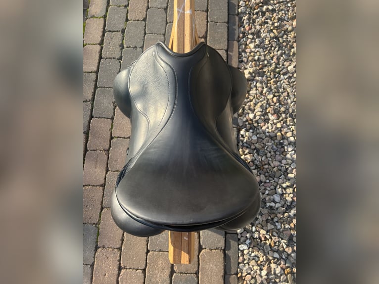 Dressursattel von Passier 17 Zoll