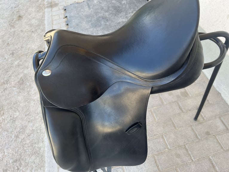 Equinomic Klassischer Dressursattel