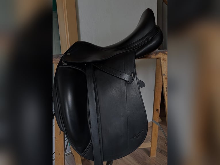 Equipe Dressursattel Emporio Mono 17” M+1 – top Zustand