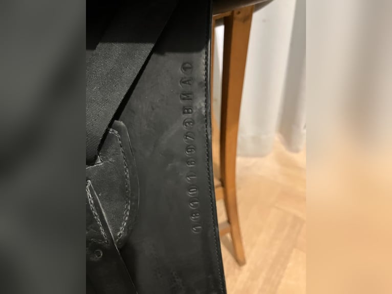 Erreplus Adelinde 18 Zoll Dressursattel Klettpausche